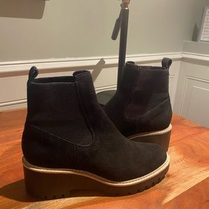 Dolce Vita Black Like New Booties